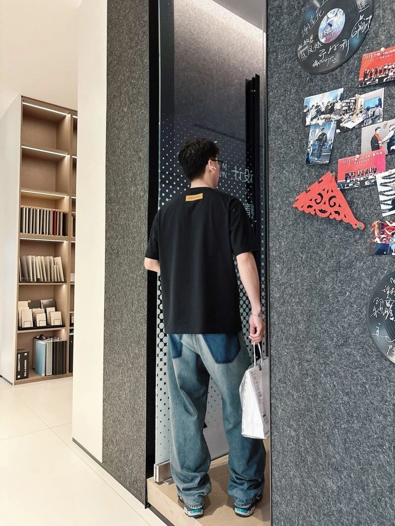 Flexible Louis Vuitton T-Shirts 133638