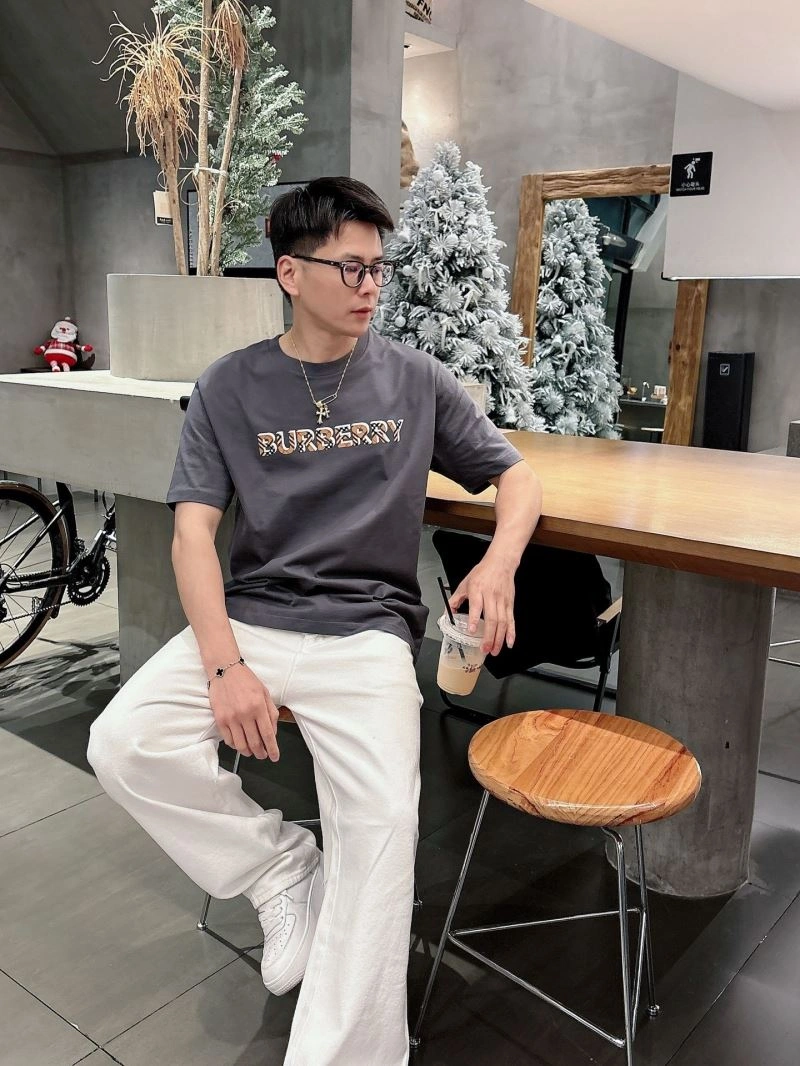 Louis Vuitton T-Shirts Casual 133645