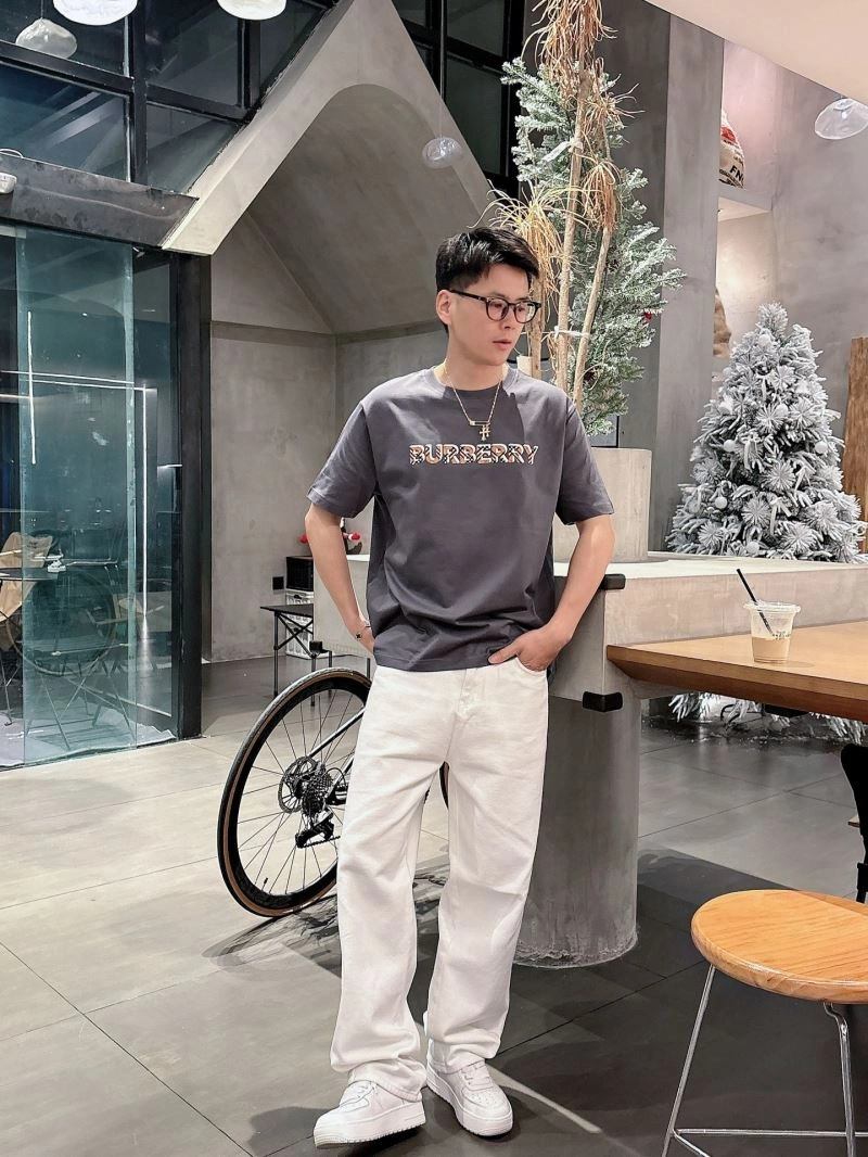 Louis Vuitton T-Shirts Casual 133645