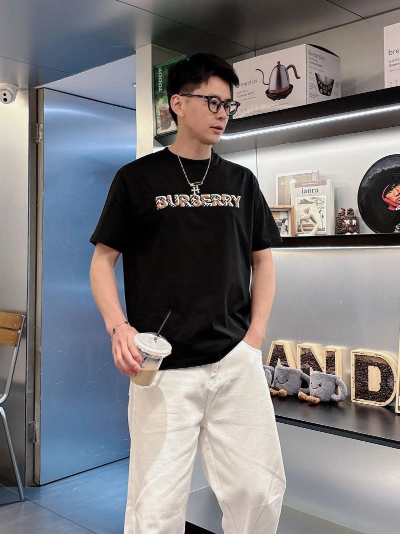 Louis Vuitton T-Shirts Lightweight 133637