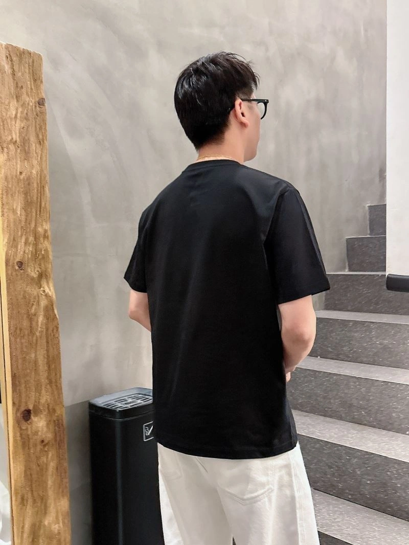 Louis Vuitton T-Shirts Lightweight 133637