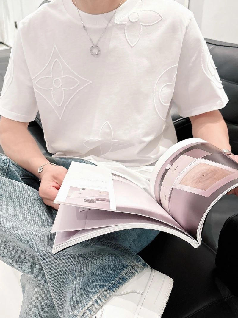 Affordable Louis Vuitton T-Shirts 133635