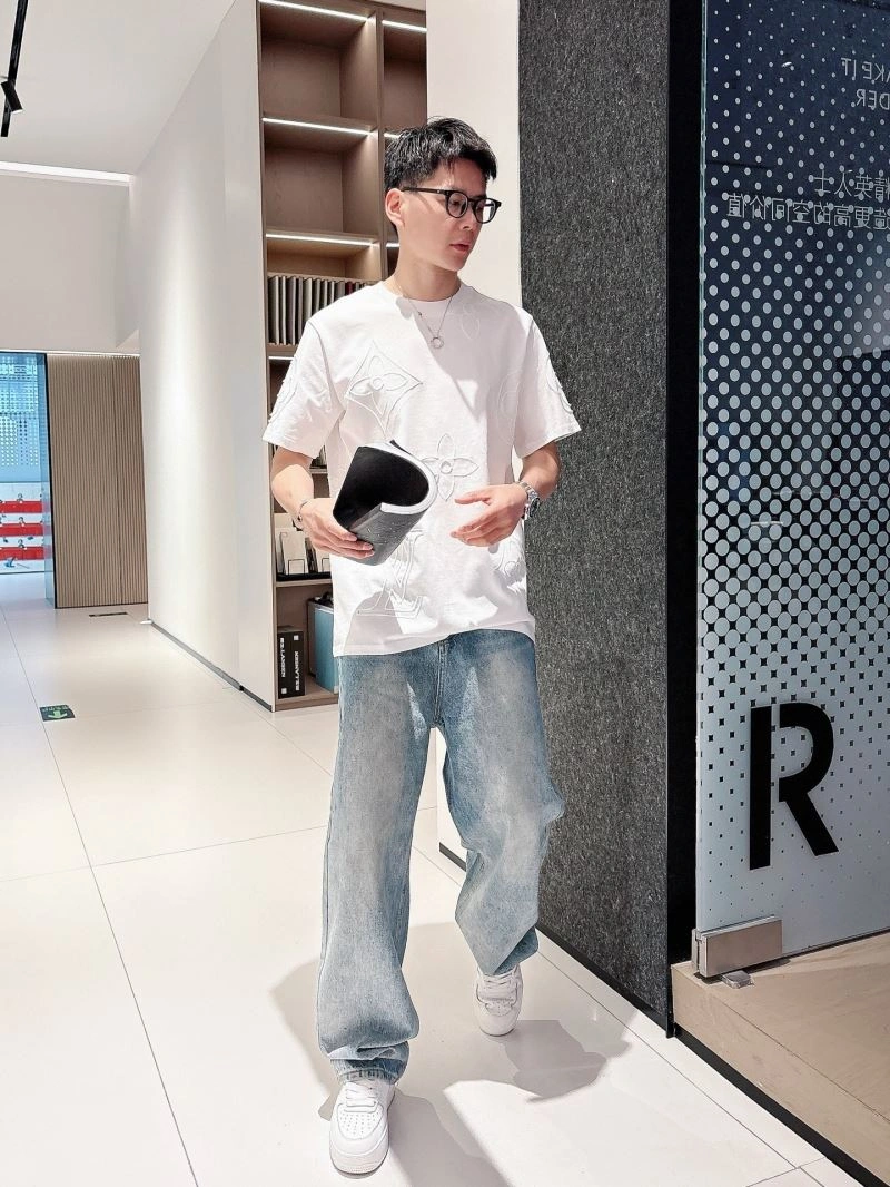 Affordable Louis Vuitton T-Shirts 133635