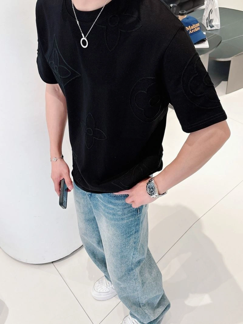 Classic Louis Vuitton T-Shirts 133634