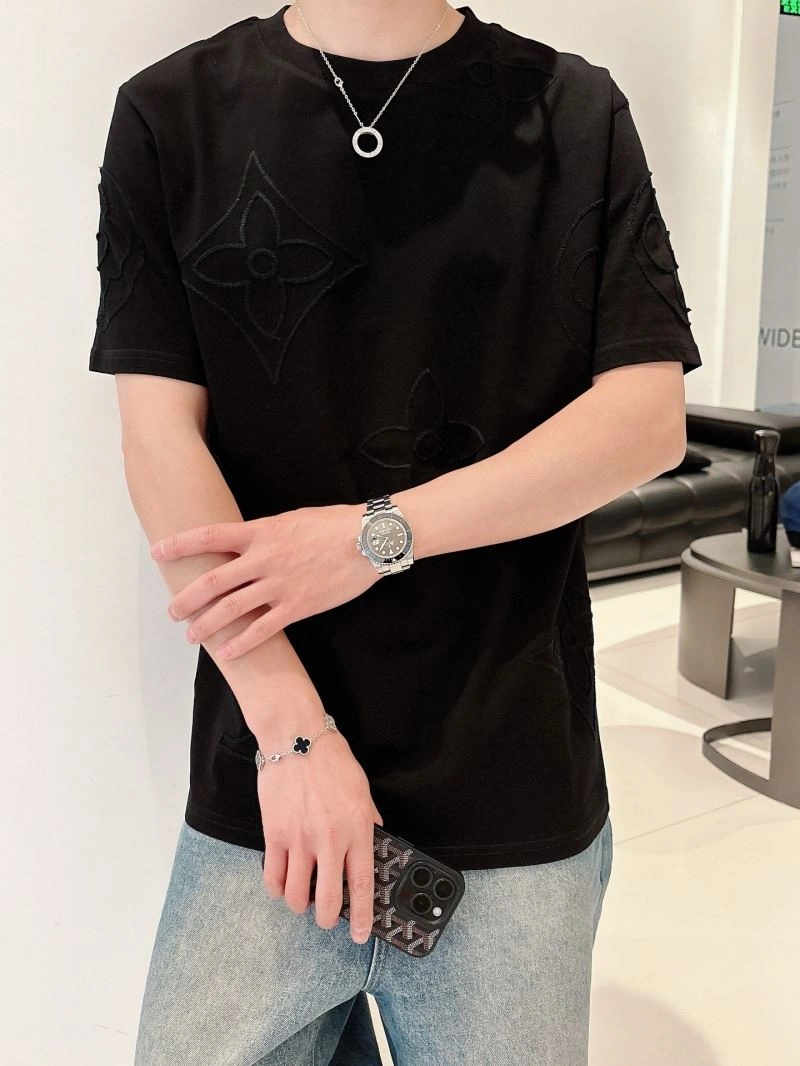 Classic Louis Vuitton T-Shirts 133634