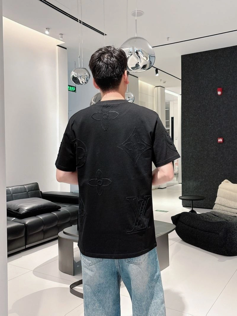 Classic Louis Vuitton T-Shirts 133634