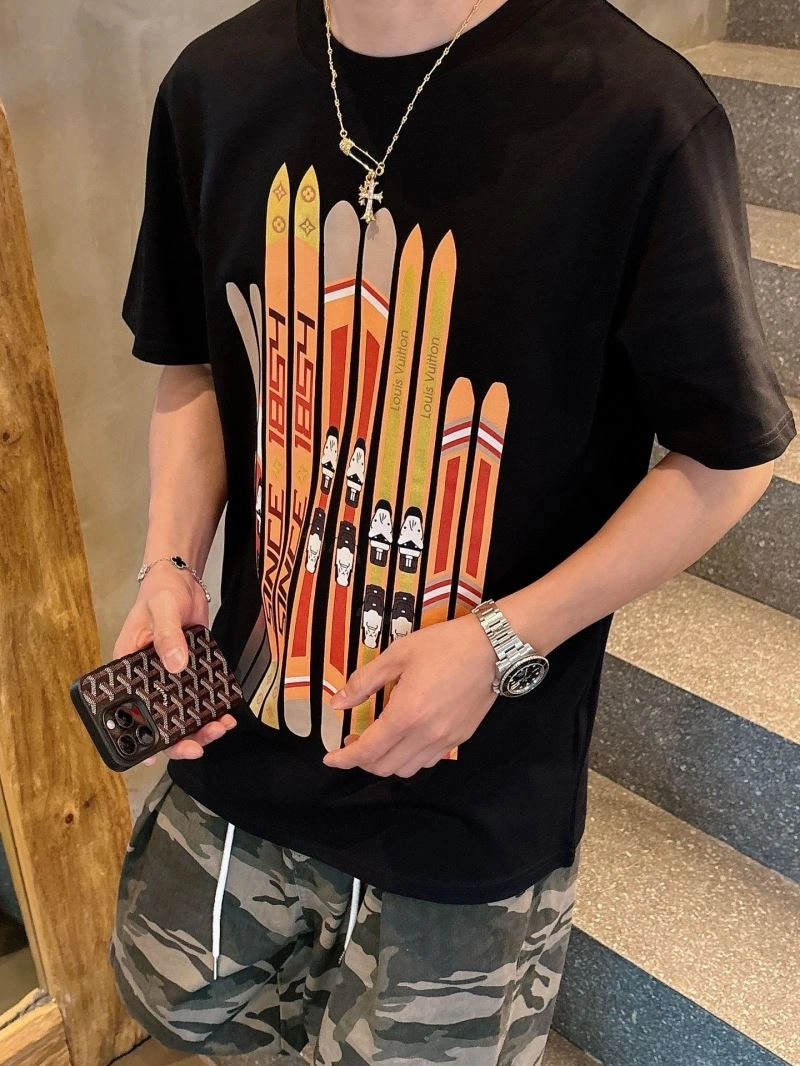 Unisex Louis Vuitton T-Shirts 133632
