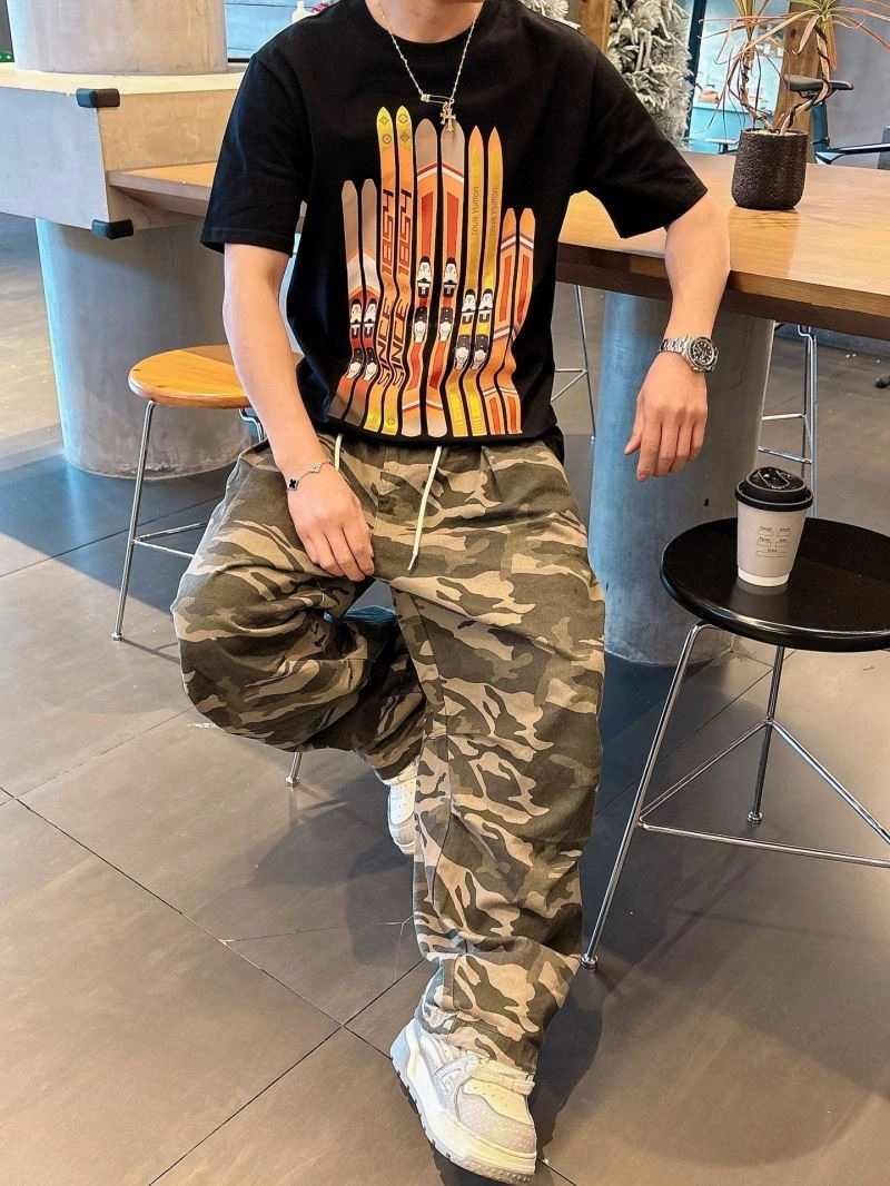 Unisex Louis Vuitton T-Shirts 133632