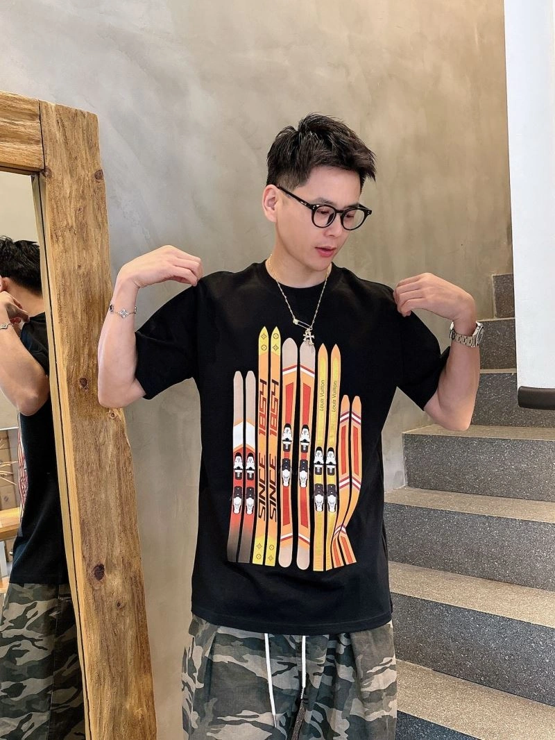 Unisex Louis Vuitton T-Shirts 133632