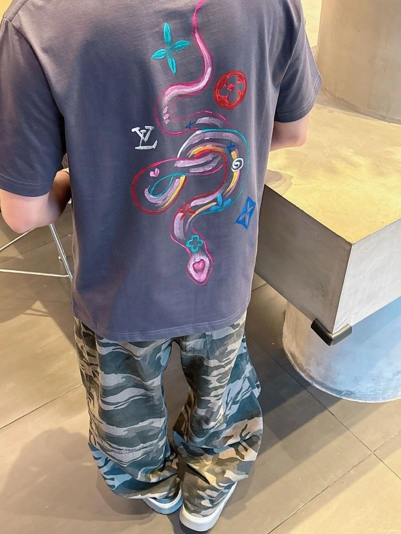 OnTrend Louis Vuitton T-Shirts 133628