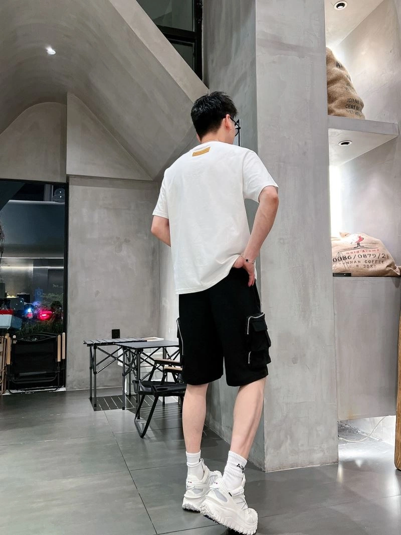Durable Louis Vuitton T-Shirts 133610