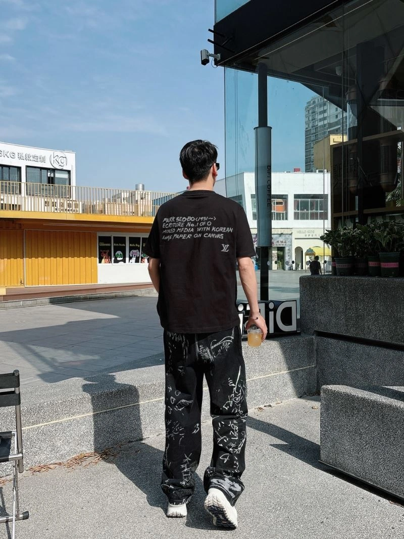 UrbanChic Louis Vuitton T-Shirts 133620
