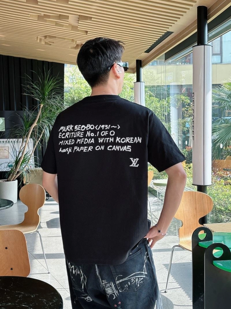 UrbanChic Louis Vuitton T-Shirts 133620
