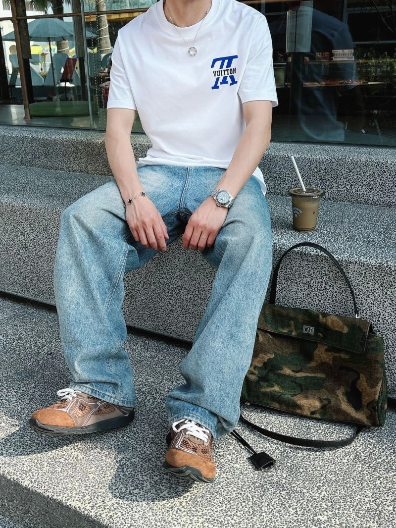 Louis Vuitton T-Shirts Lightweight 133630