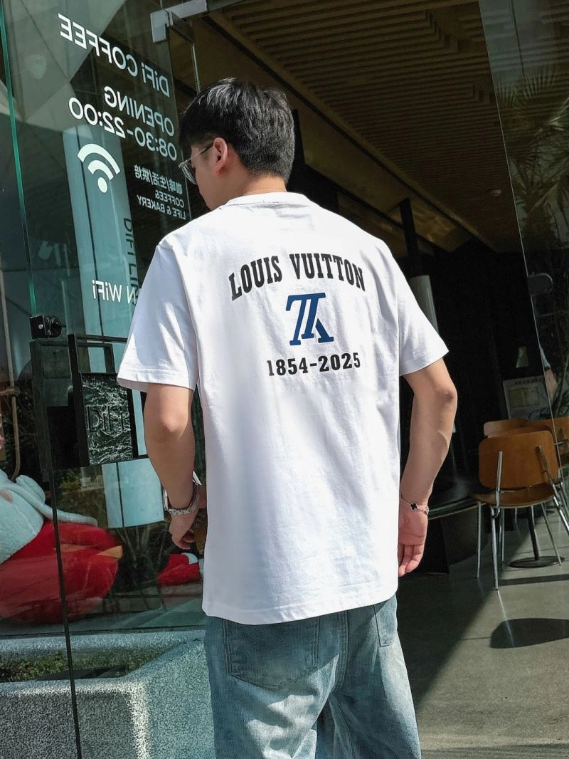 Louis Vuitton T-Shirts Lightweight 133630