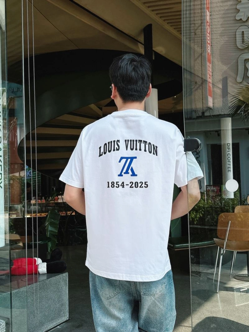 Louis Vuitton T-Shirts Lightweight 133630