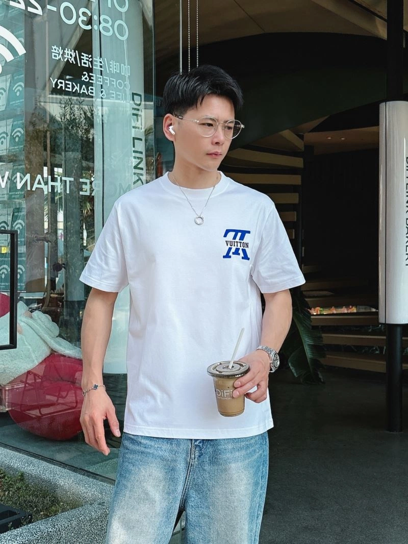 Louis Vuitton T-Shirts Lightweight 133630