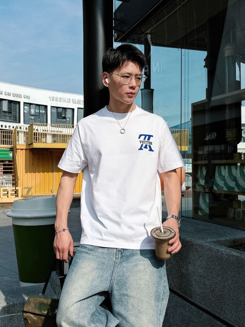 Louis Vuitton T-Shirts Lightweight 133630
