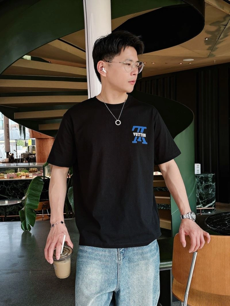 Louis Vuitton T-Shirts Flexible 133612