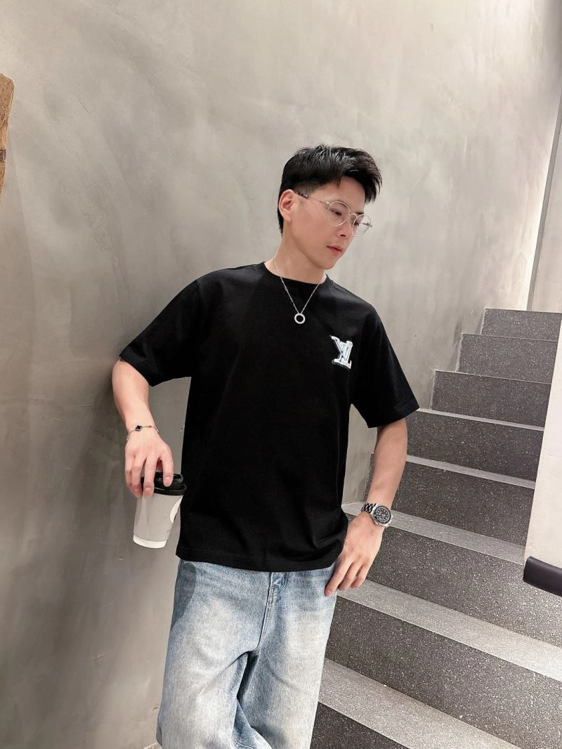 Neat Louis Vuitton T-Shirts 133622