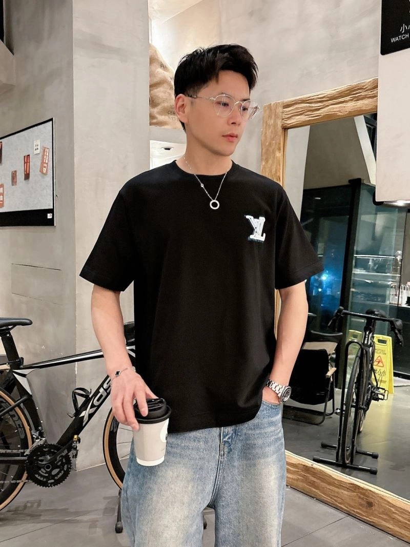 Neat Louis Vuitton T-Shirts 133622