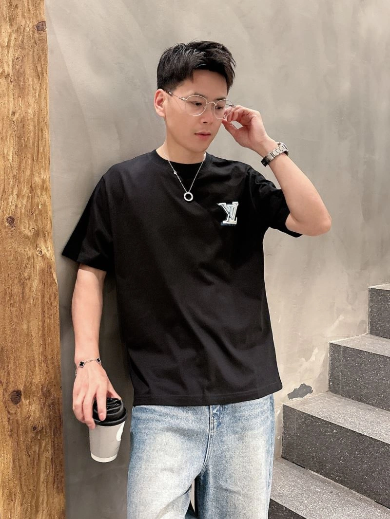 Neat Louis Vuitton T-Shirts 133622