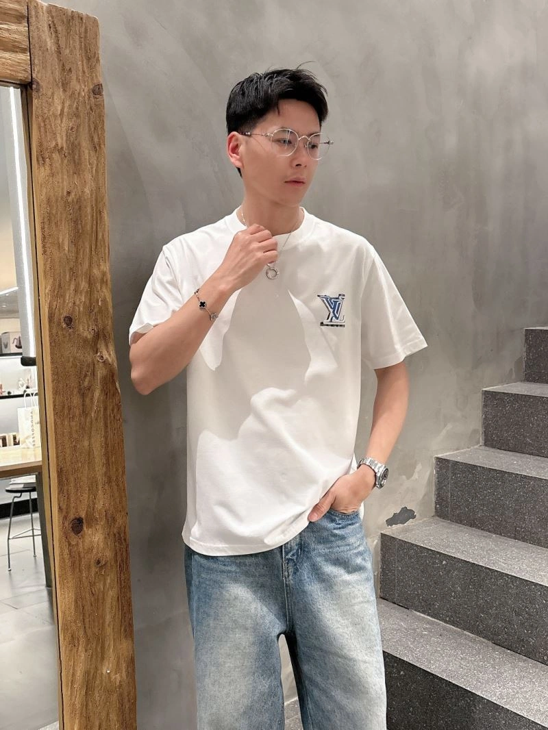 Louis Vuitton T-Shirts Stylish 133618