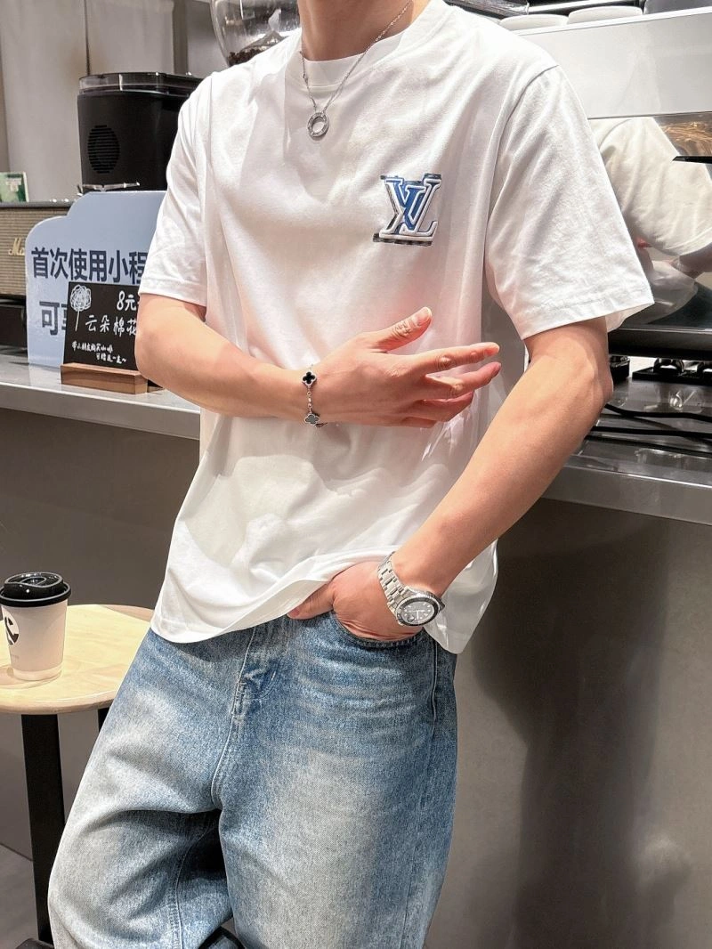 Louis Vuitton T-Shirts Stylish 133618