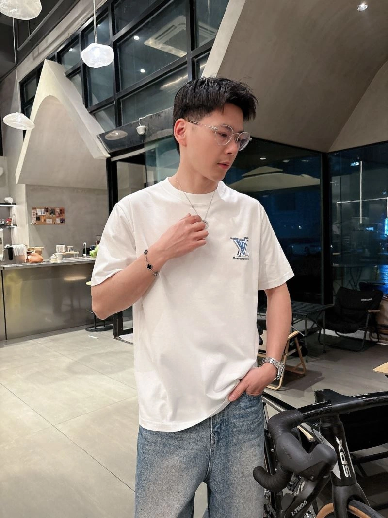 Louis Vuitton T-Shirts Stylish 133618