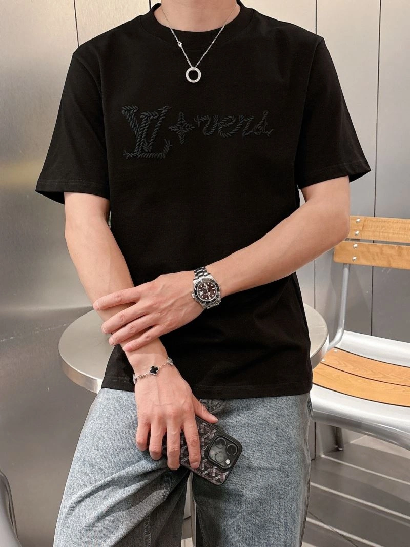 Louis Vuitton T-Shirts Casual 133611
