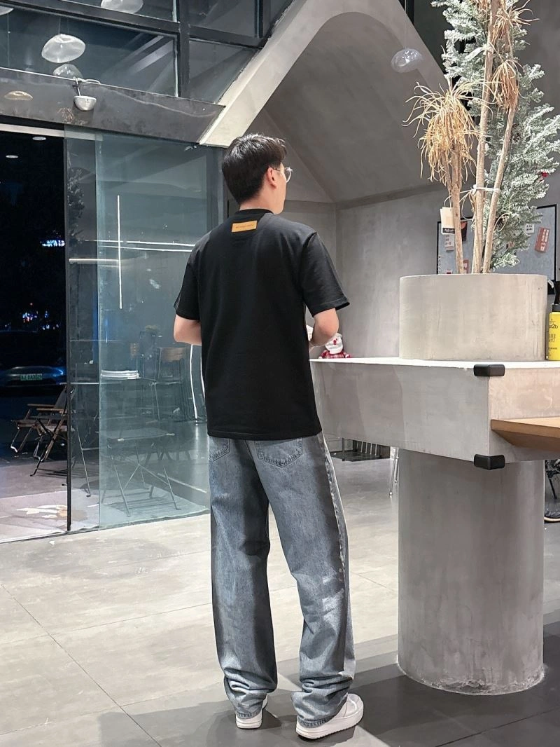 Louis Vuitton T-Shirts Casual 133611