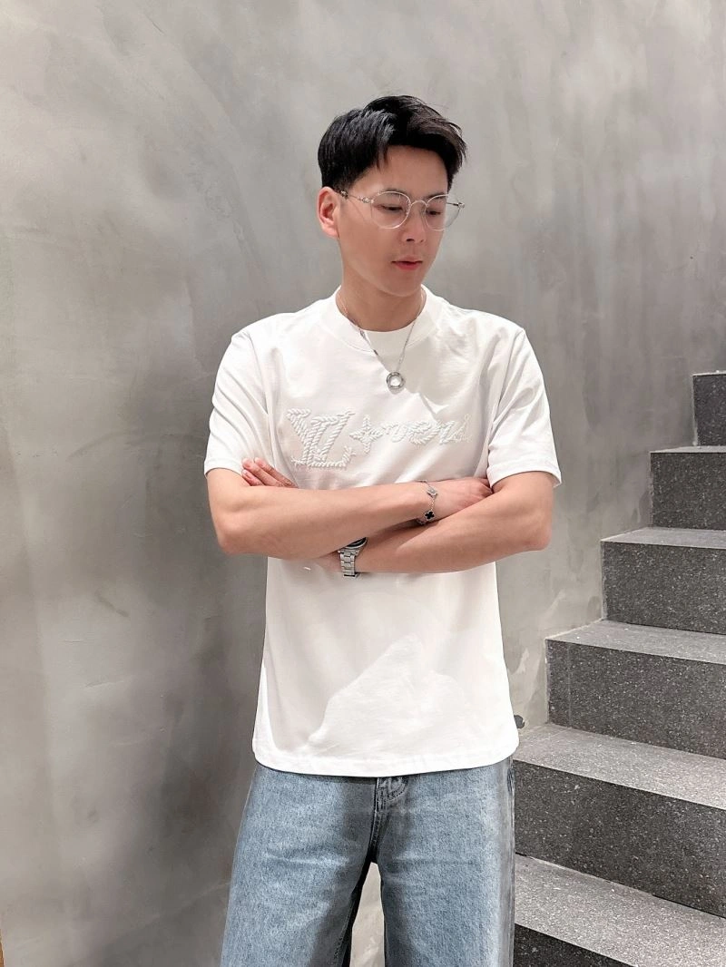 Louis Vuitton T-Shirts Seasonal 133627