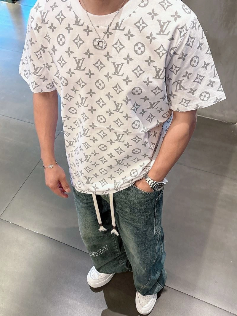 Premium Louis Vuitton T-Shirts 133625