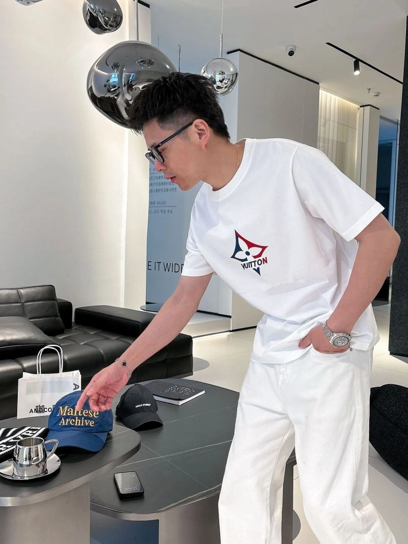 TravelReady Louis Vuitton T-Shirts 133603
