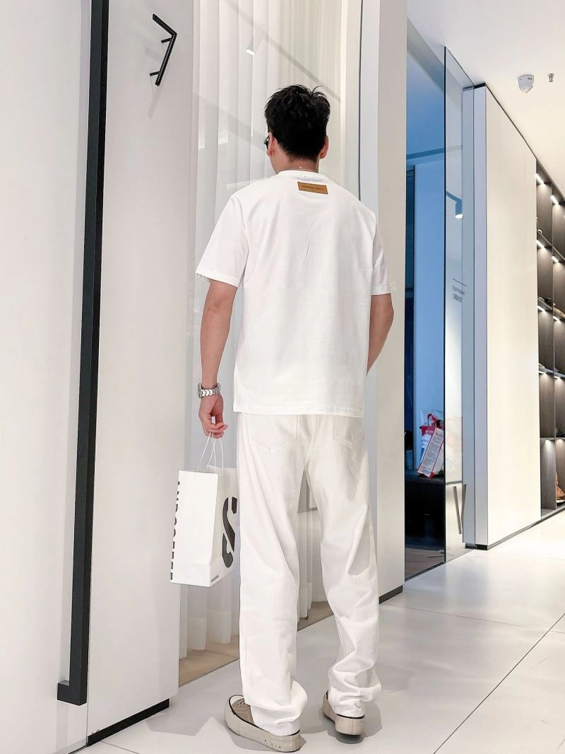 TravelReady Louis Vuitton T-Shirts 133603