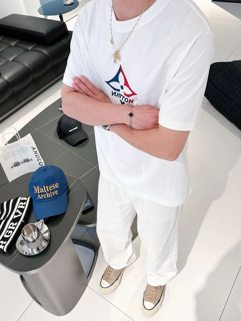 TravelReady Louis Vuitton T-Shirts 133603