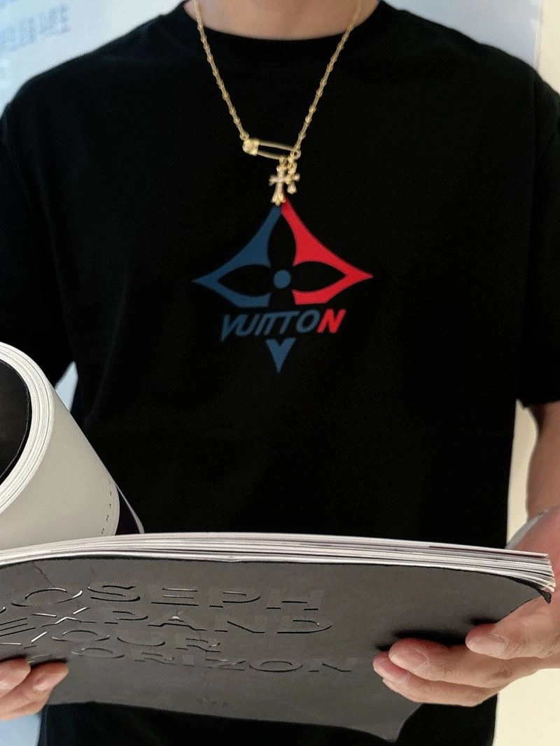 FreshLook Louis Vuitton T-Shirts 133629
