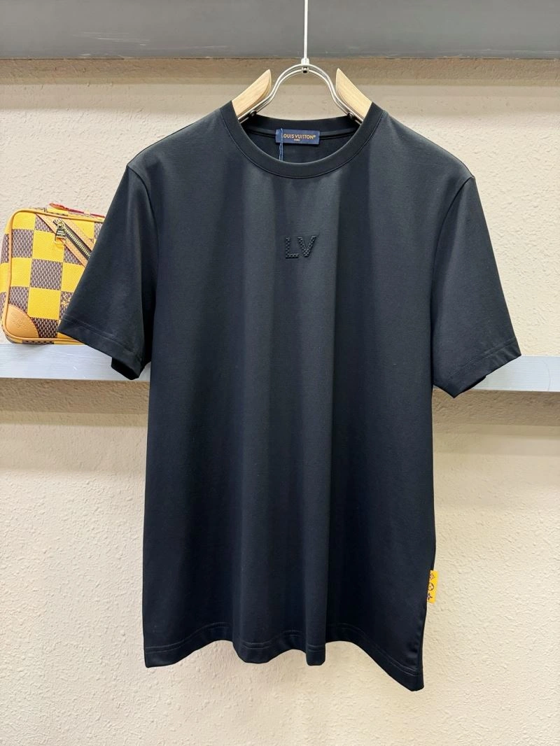 Functional Louis Vuitton T-Shirts 133619