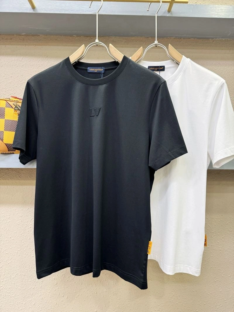 Functional Louis Vuitton T-Shirts 133619