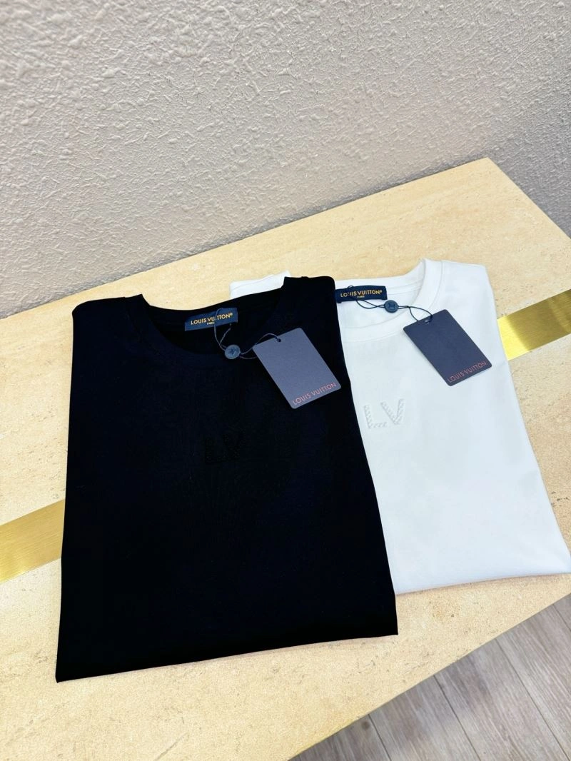 Functional Louis Vuitton T-Shirts 133619