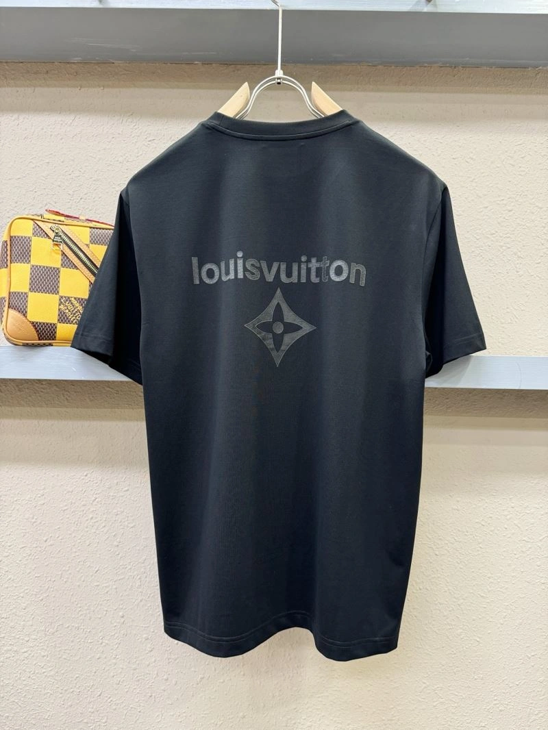Functional Louis Vuitton T-Shirts 133619