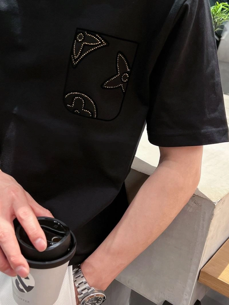 Louis Vuitton T-Shirts Comfortable 133606