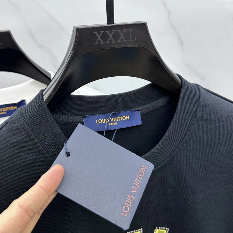 Louis Vuitton T-Shirts TimelessDesign 133600