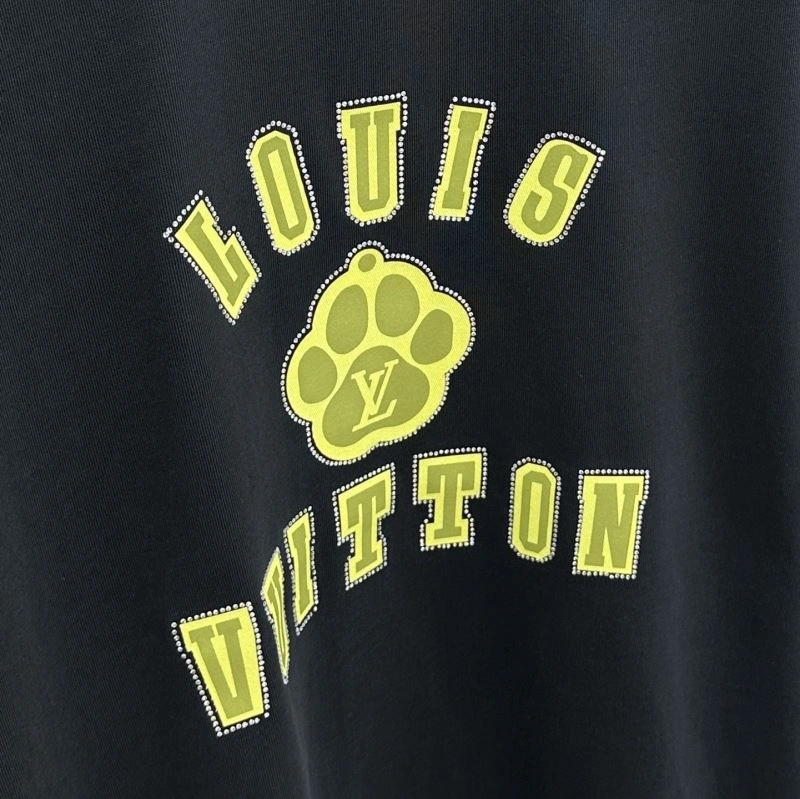 Louis Vuitton T-Shirts TimelessDesign 133600