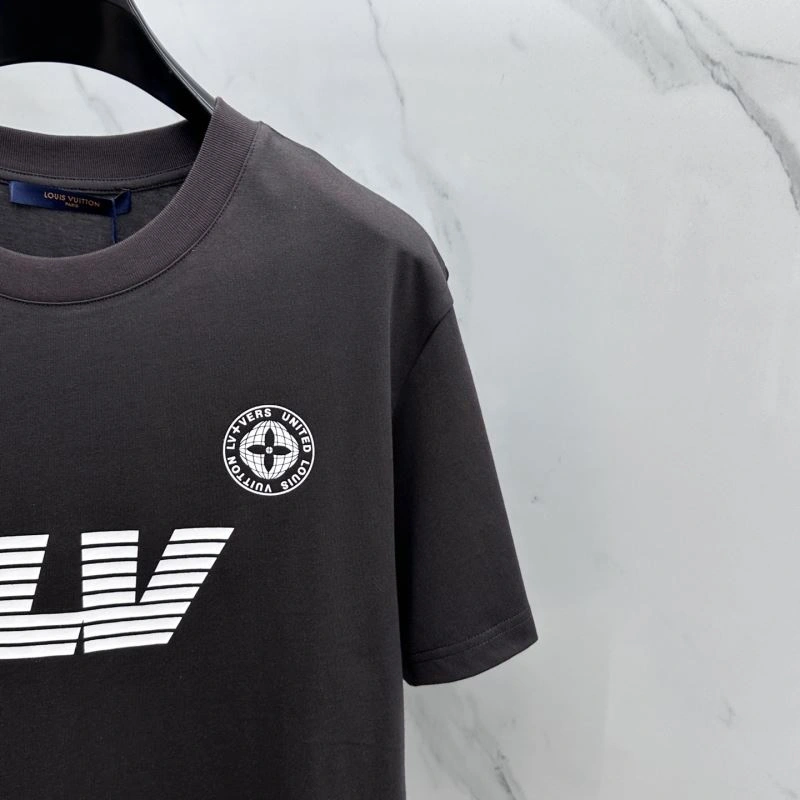 Louis Vuitton T-Shirts MoistureWicking 133601