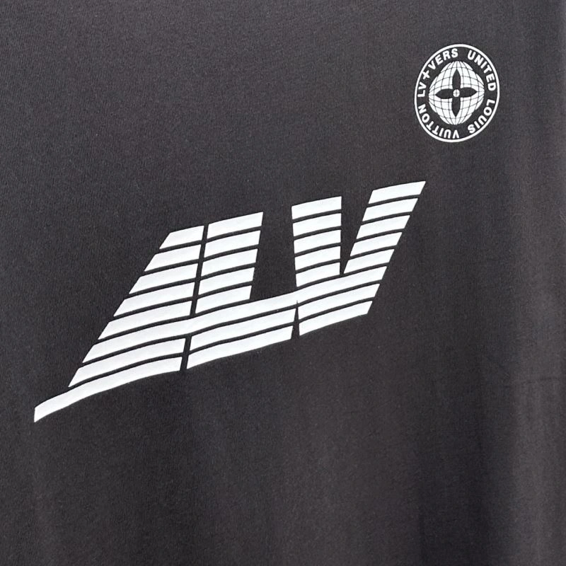 Louis Vuitton T-Shirts MoistureWicking 133601