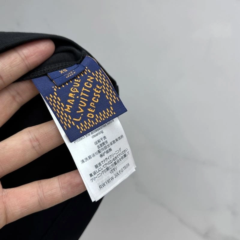 Lightweight Louis Vuitton T-Shirts 133597
