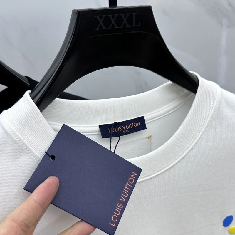 Affordable Louis Vuitton T-Shirts 133569