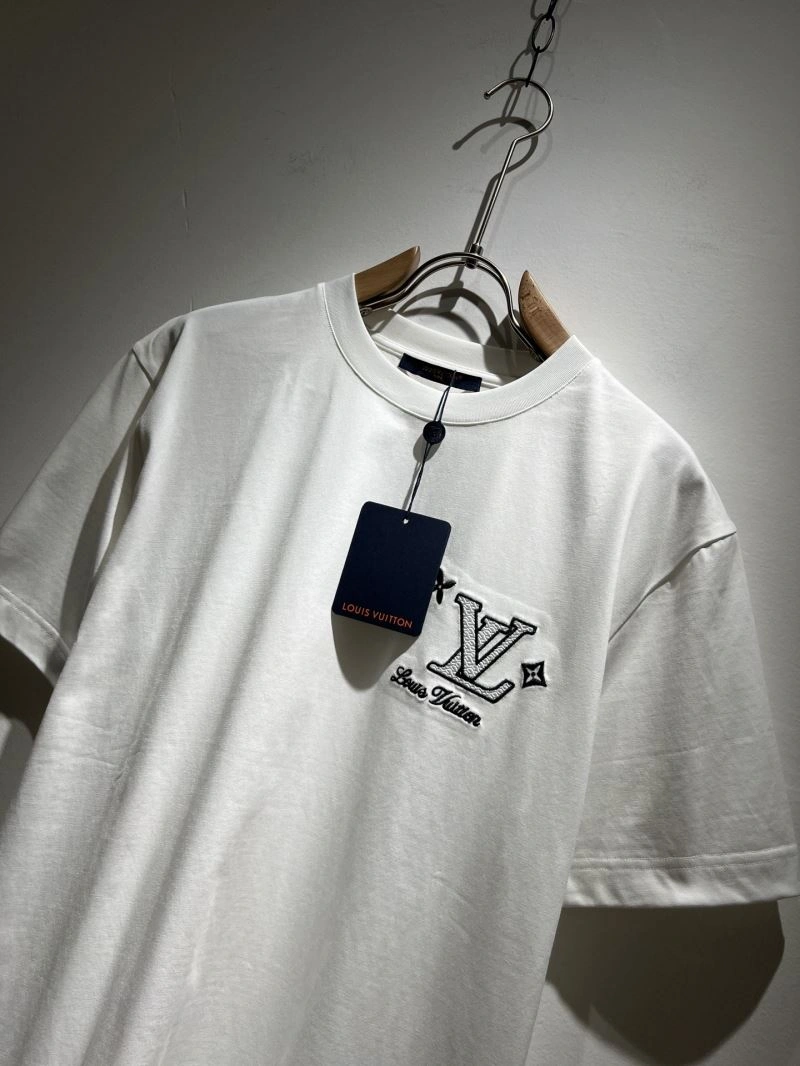 Louis Vuitton T-Shirts Refined 133571