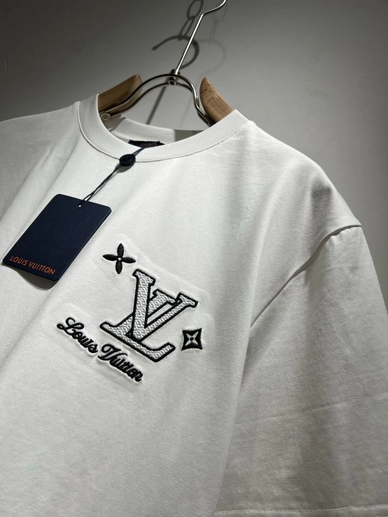 Louis Vuitton T-Shirts Refined 133571